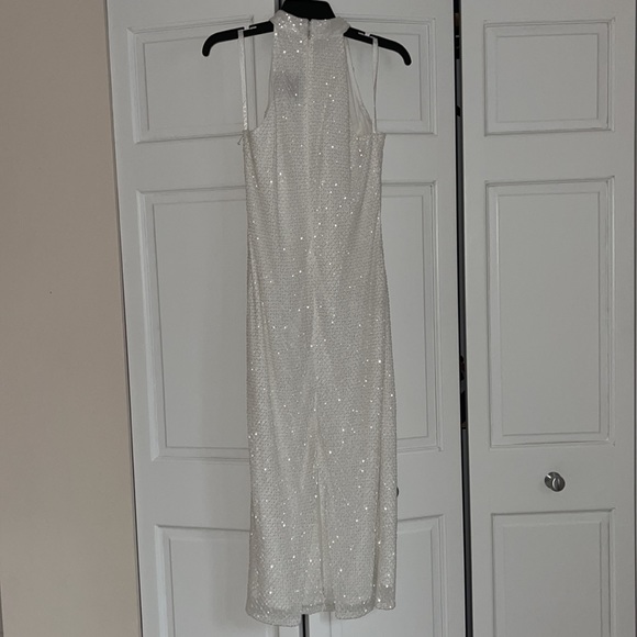 Mac Duggal
Beaded Halter Neck Sleeveless Sheath Midi Dress - Picture 8 of 12